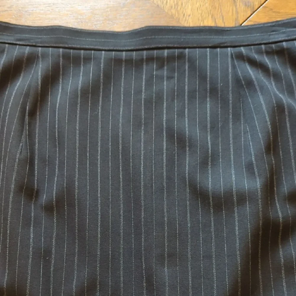 Michael Kors Black Pinstripe Pencil Skirt Work Wear Professional Academia